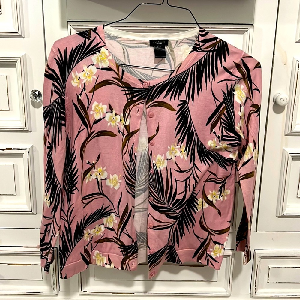 Ann Taylor cardigan M